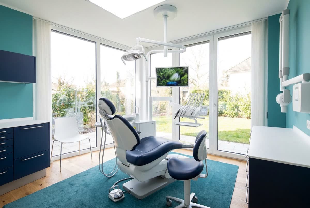 Modern treatment room at Wichita Falls Dentures & Dental Implants in Wichita Falls, TX
